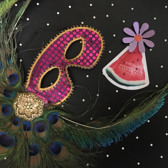 5 Different Facial Masks packaged together for you - Picture 2 of 7